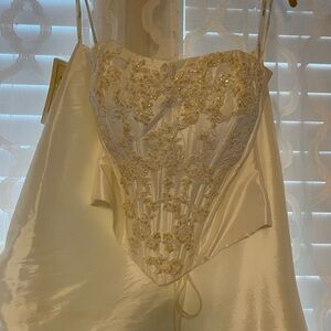 Elegant Ivory Bridal Gown